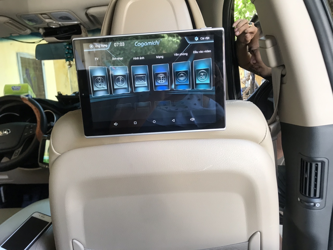 Màn hình gối đầu Android cho Kia Sorento